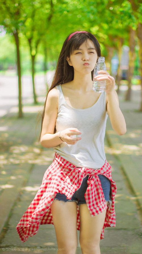 重点高校足球联赛精彩纷呈，校园足球热潮再起，校园足球联赛竞赛规程