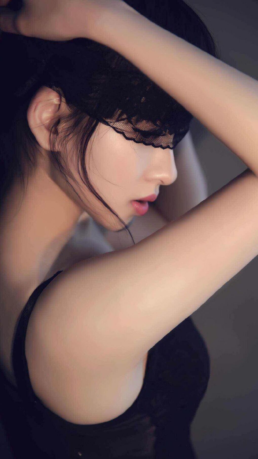 劲敌对决，场上球员力拼荣誉胜利，劲敌还是劲敌