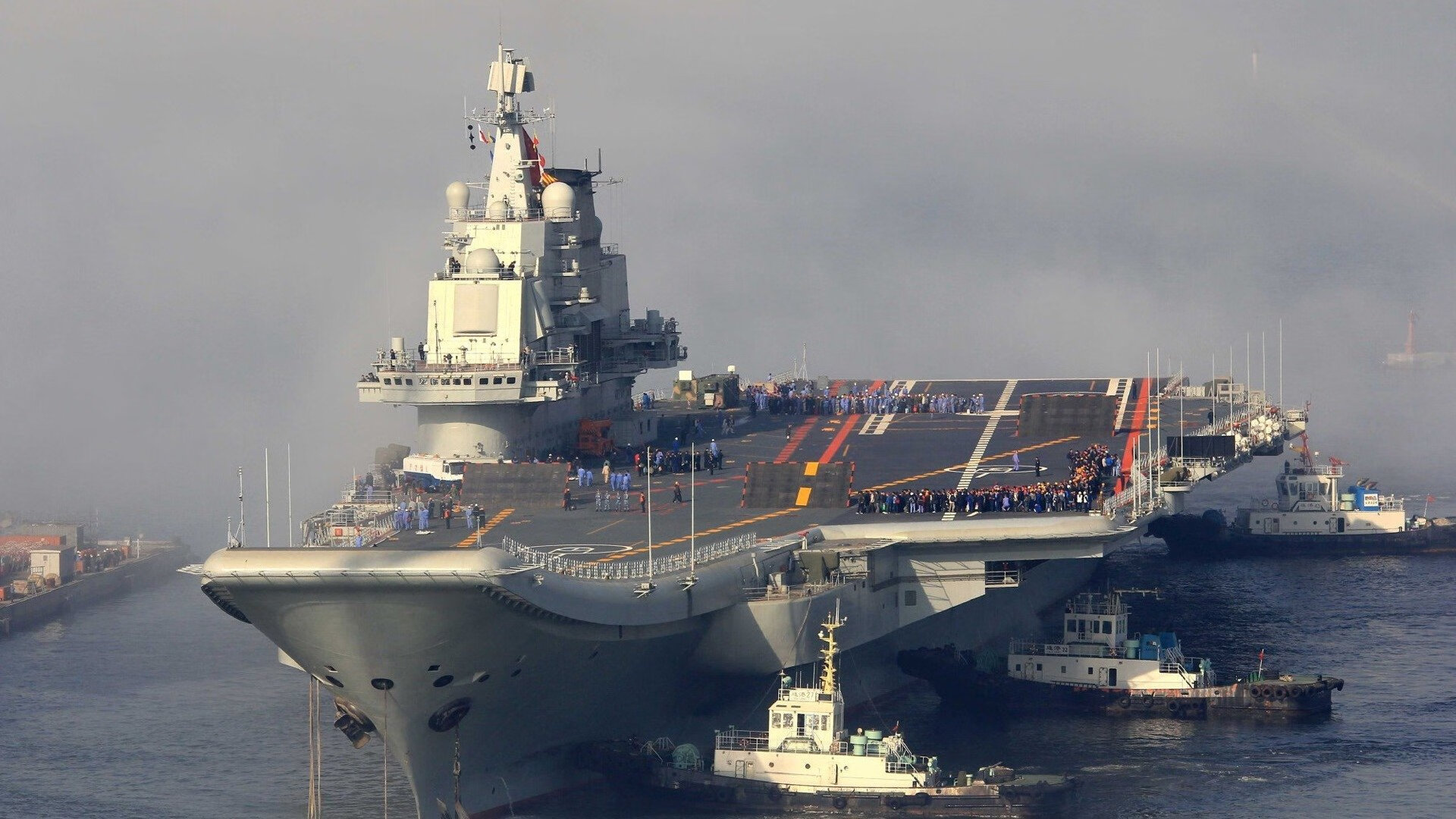 爱游戏官方网站-国家队主力球员带伤坚持训练赢得球迷尊重与掌声，国家队球员名单